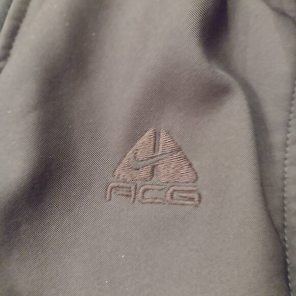 Nike ACG Small Hooded Jacket - Picture 3 of 10